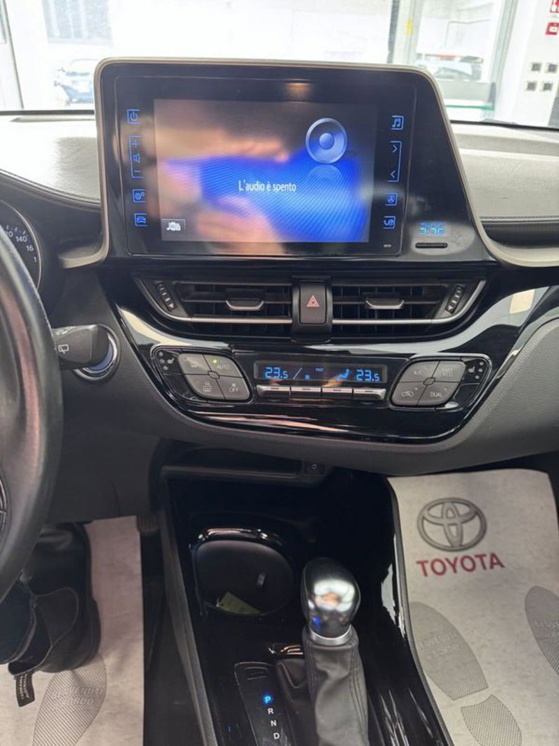 Toyota Toyota C-HR usata a Prato (12)