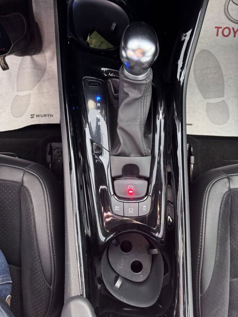 Toyota Toyota C-HR usata a Prato (13)