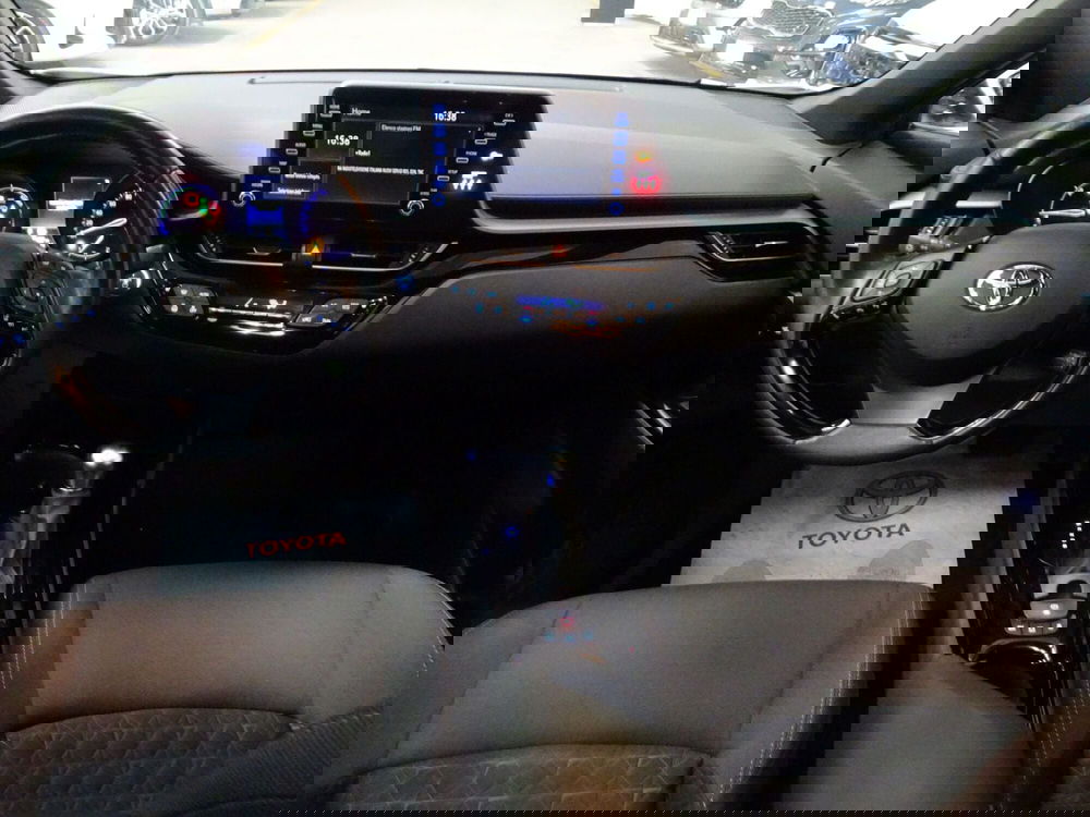 Toyota Toyota C-HR usata a Treviso (13)