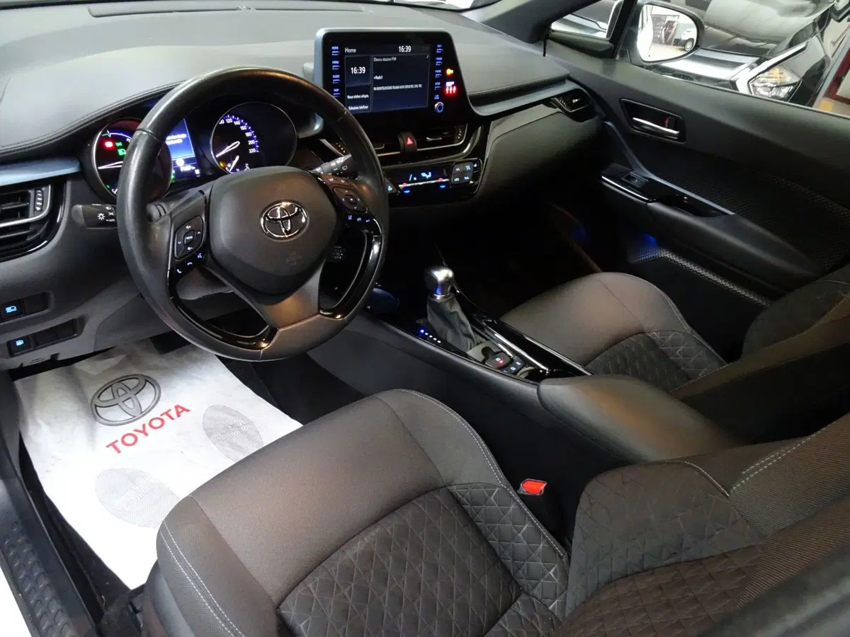 Toyota Toyota C-HR usata a Treviso (9)