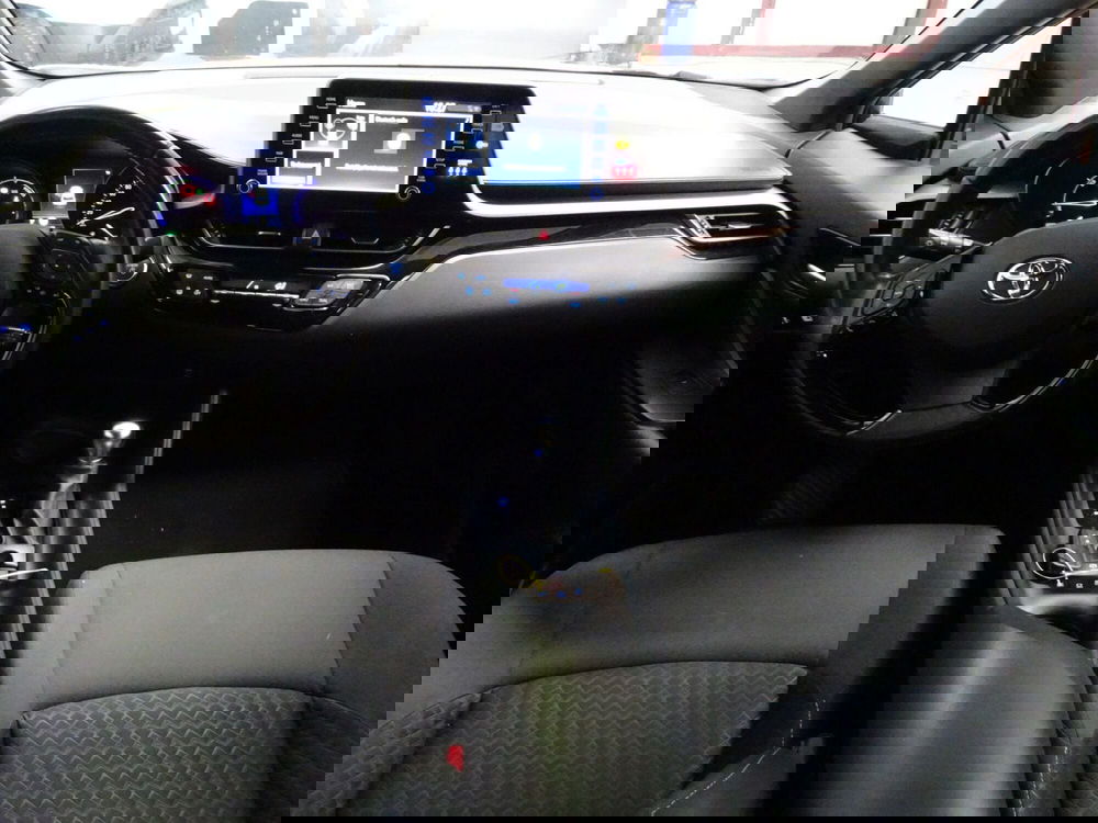 Toyota Toyota C-HR usata a Treviso (13)