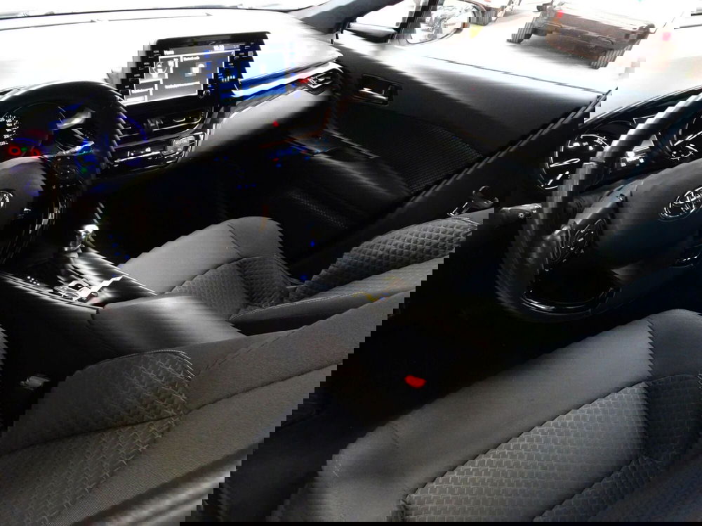 Toyota Toyota C-HR usata a Treviso (9)