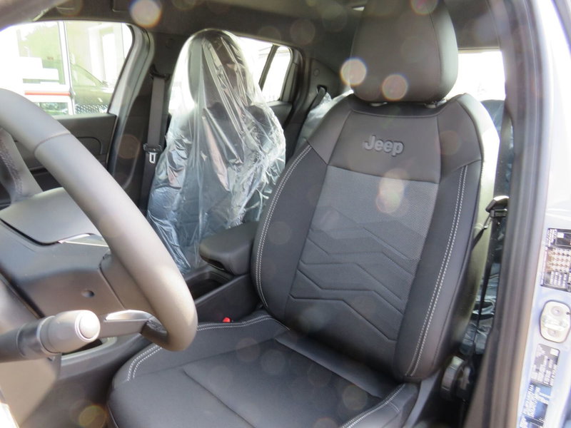 Jeep Avenger nuova a Monza e Brianza (12)