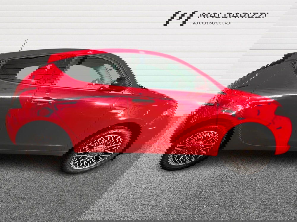 Lancia Ypsilon usata a Bari (5)