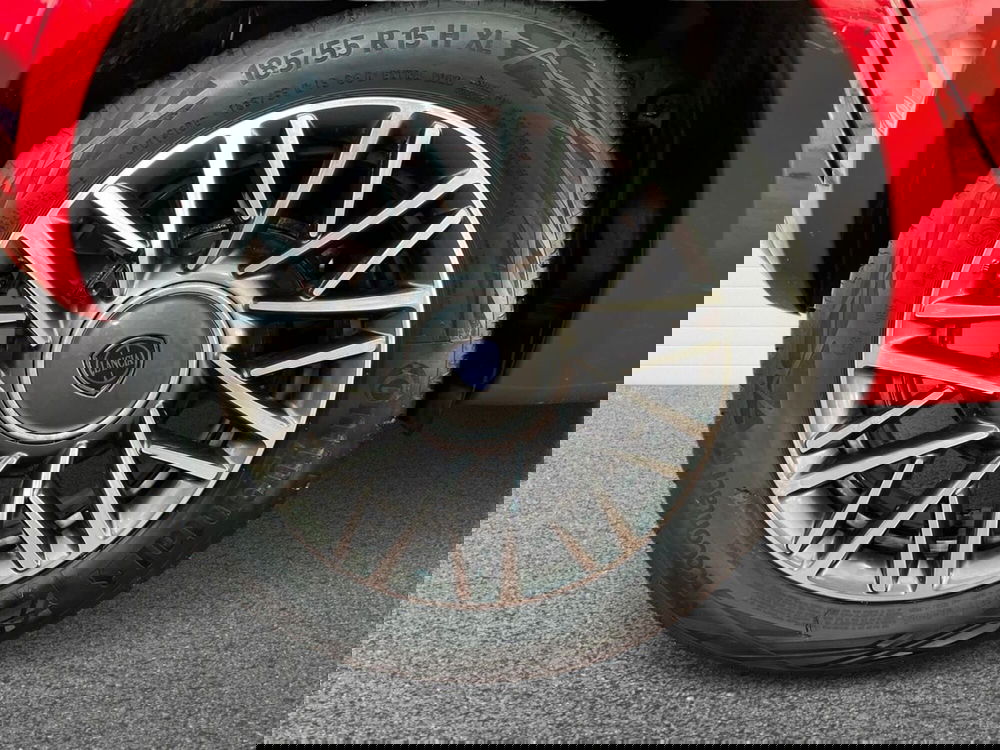 Lancia Ypsilon usata a Bari (6)