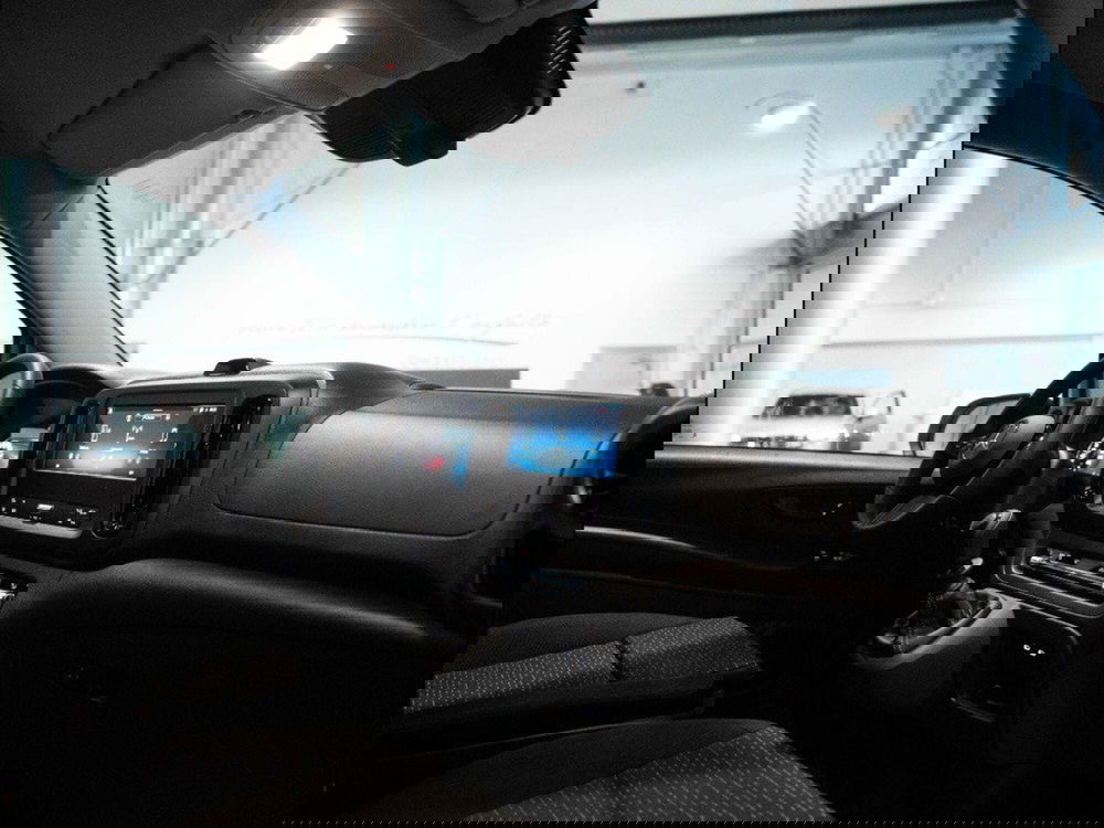 Mercedes-Benz Vito nuova a Ancona (20)