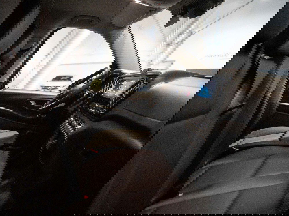 Mercedes-Benz Vito nuova a Ancona (16)