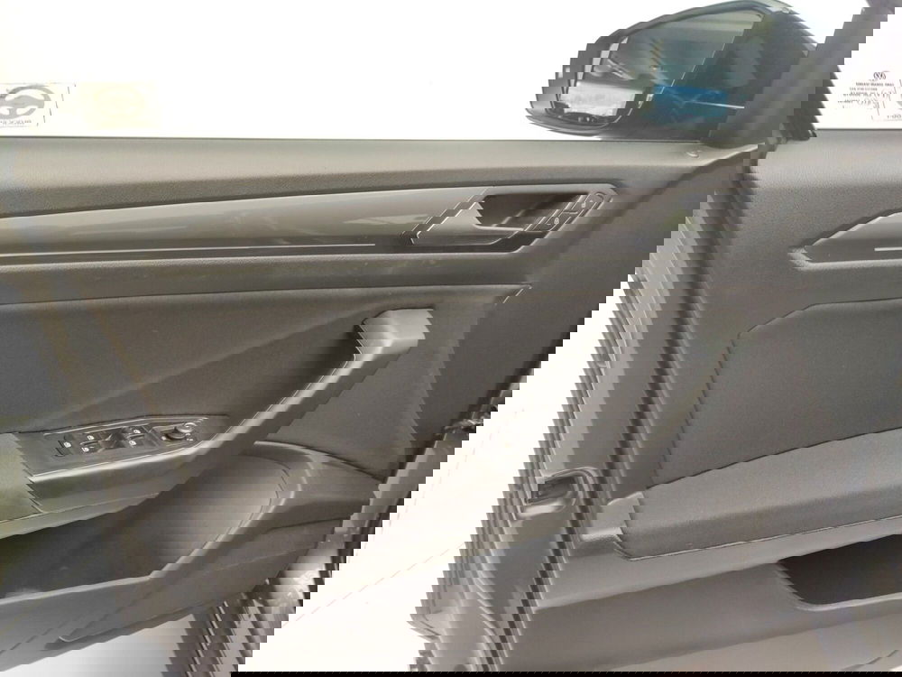 Volkswagen T-Roc usata a Avellino (13)