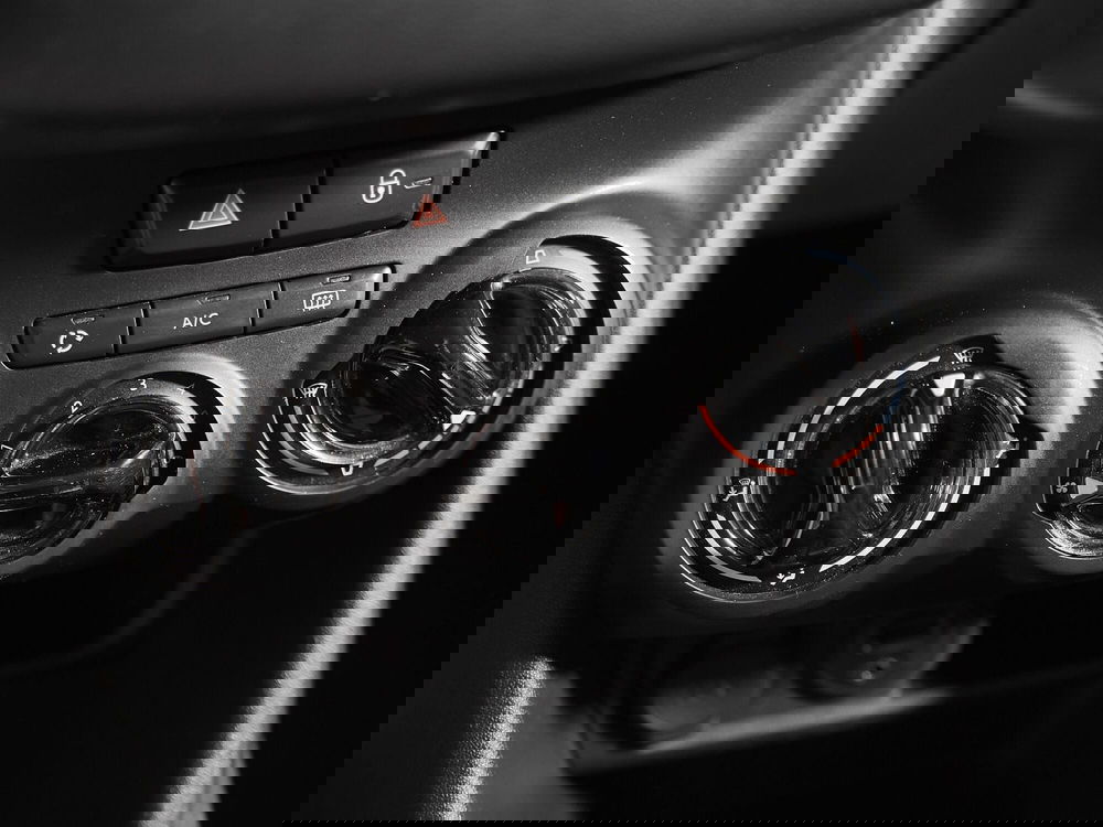 Peugeot 208 usata a Prato (14)