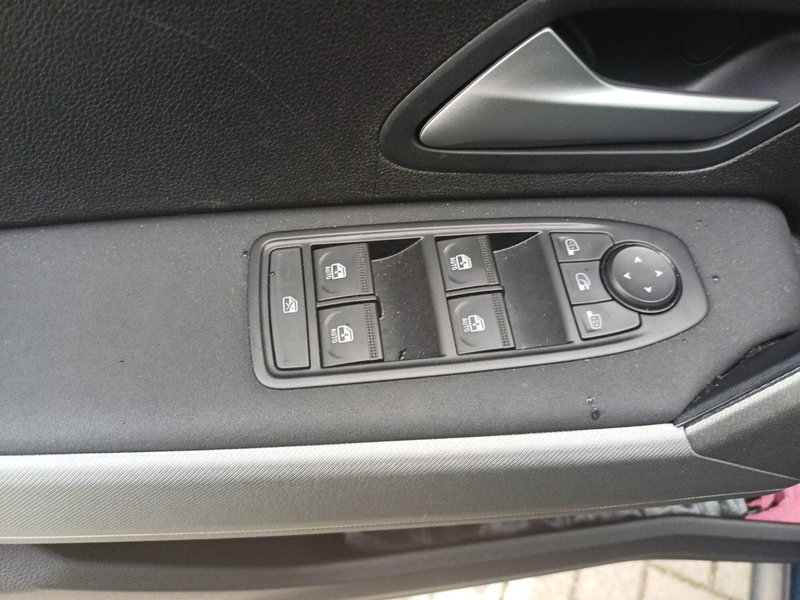 Dacia Bigster usata a Roma (13)