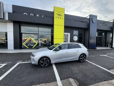 Opel Astra 1.5 Turbo Diesel 130 CV AT8 Business Elegance del 2023 usata a Ceccano