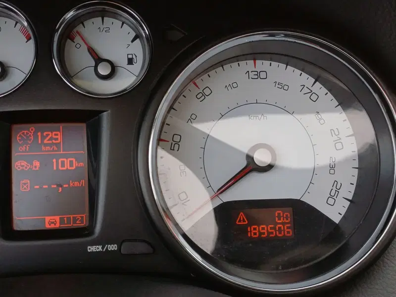 Peugeot 308 Cabrio usata a Modena (10)