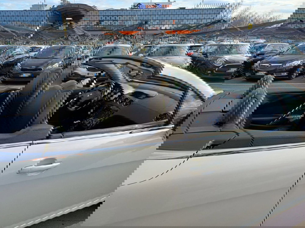 Peugeot 308 Cabrio usata a Modena (13)