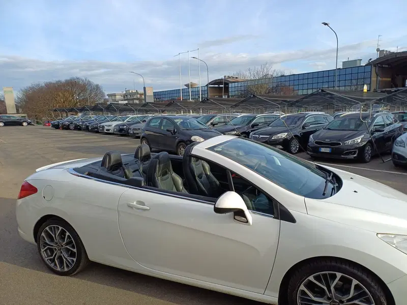 Peugeot 308 Cabrio usata a Modena (14)