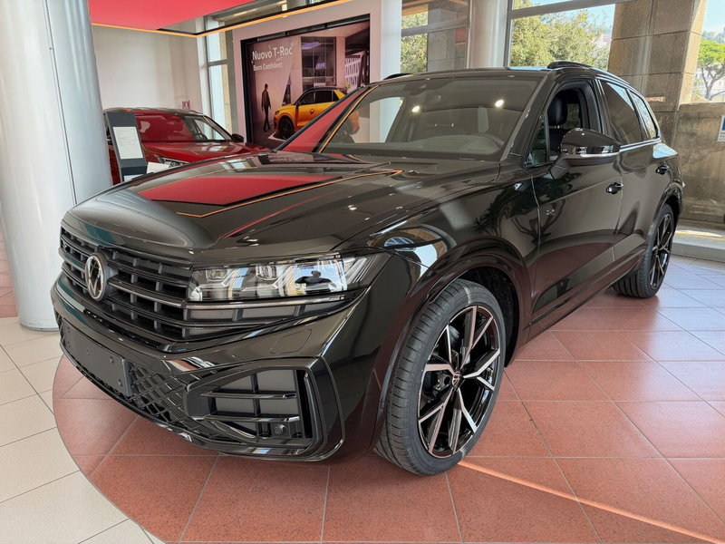 Volkswagen Touareg nuova a Genova