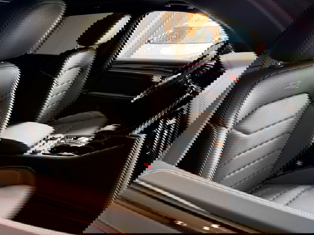 Volkswagen Touareg nuova a Genova (11)