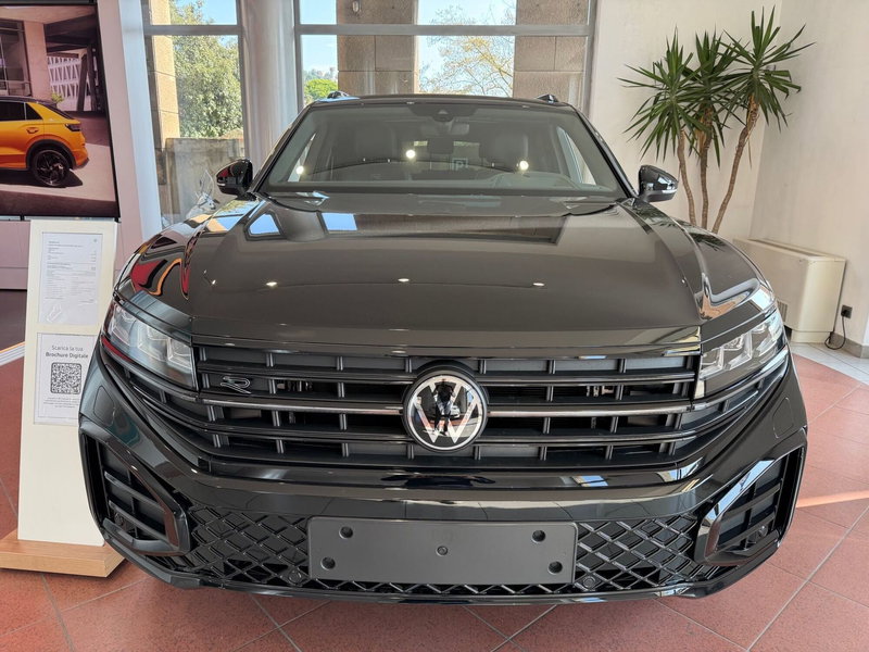 Volkswagen Touareg nuova a Genova (5)