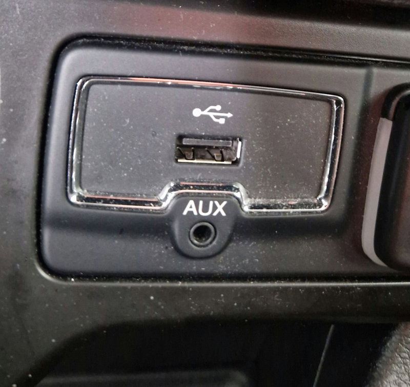 Jeep Renegade usata a Terni (14)