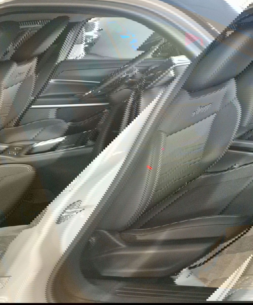 Jeep Avenger nuova a Terni (8)