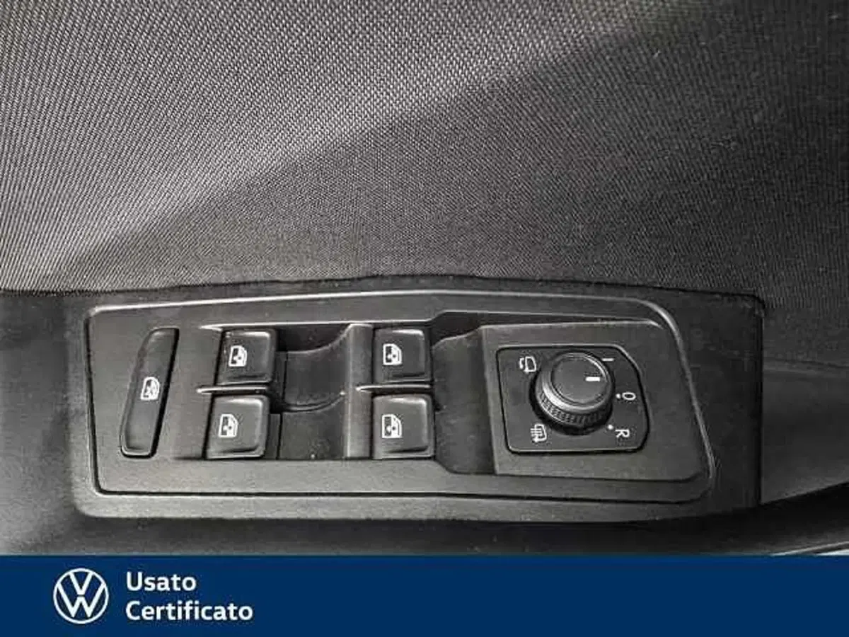Volkswagen T-Roc usata a Vicenza (11)