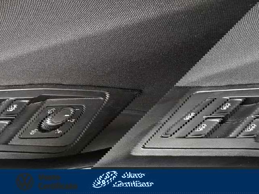 Volkswagen T-Roc usata a Vicenza (11)