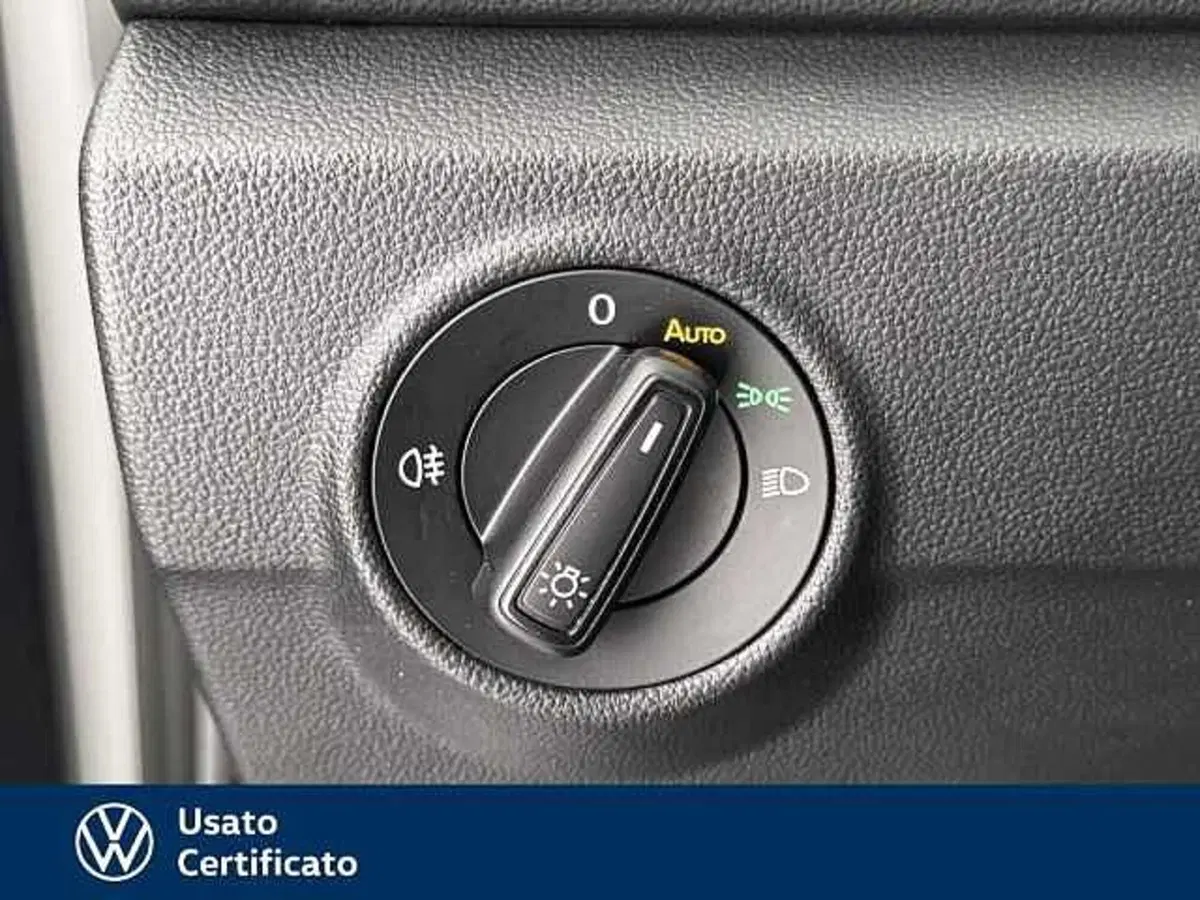 Volkswagen T-Roc usata a Vicenza (12)