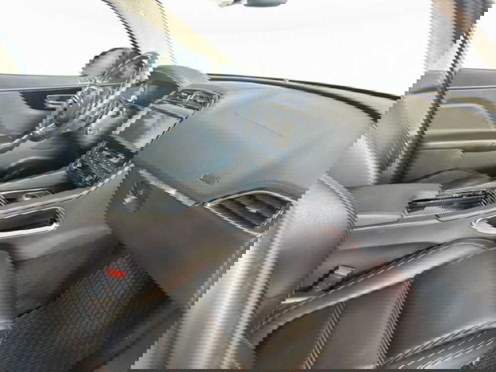 Jaguar F-Pace usata a Modena (11)