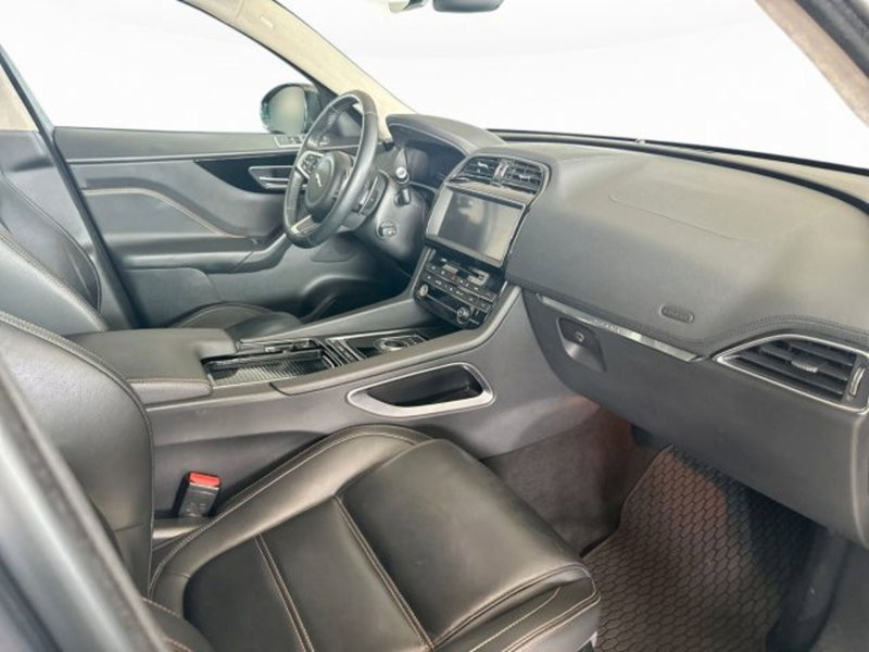 Jaguar F-Pace usata a Modena (11)