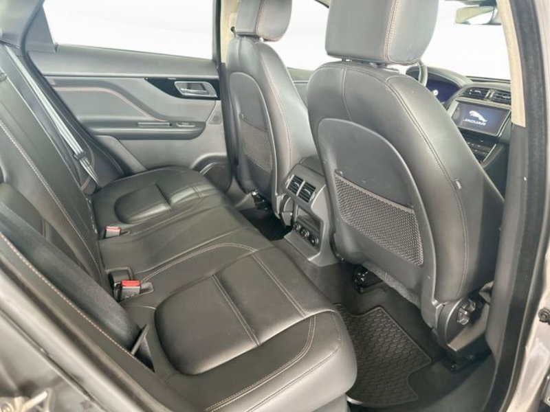 Jaguar F-Pace usata a Modena (12)