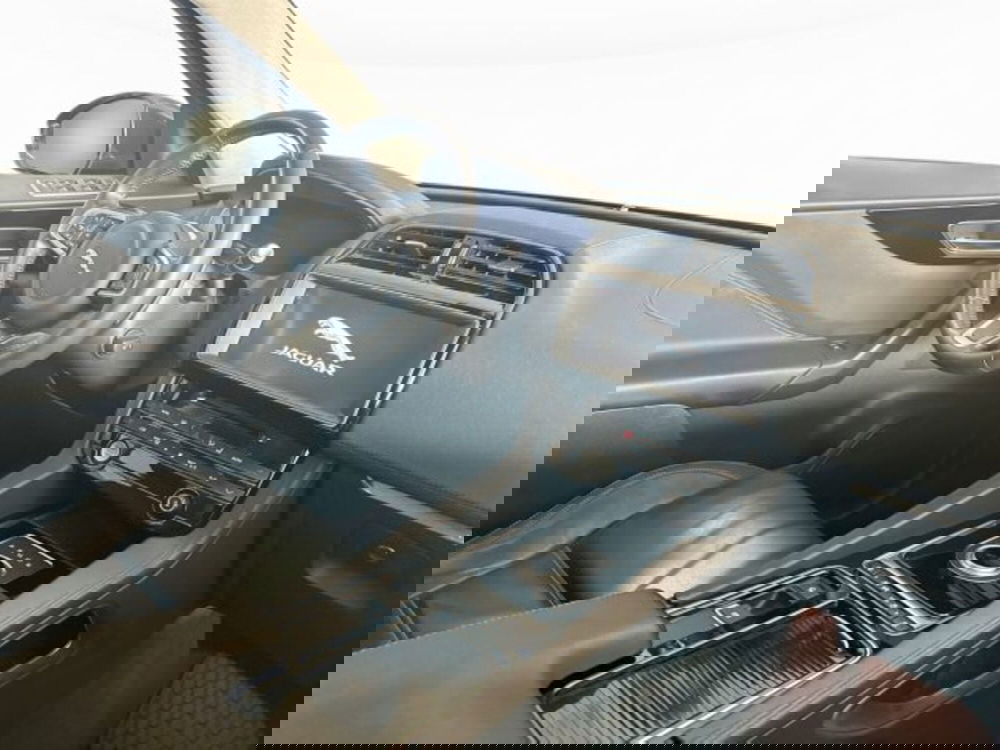 Jaguar F-Pace usata a Modena (13)