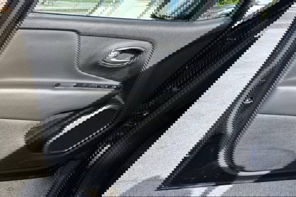 Jeep Renegade usata a Latina (12)