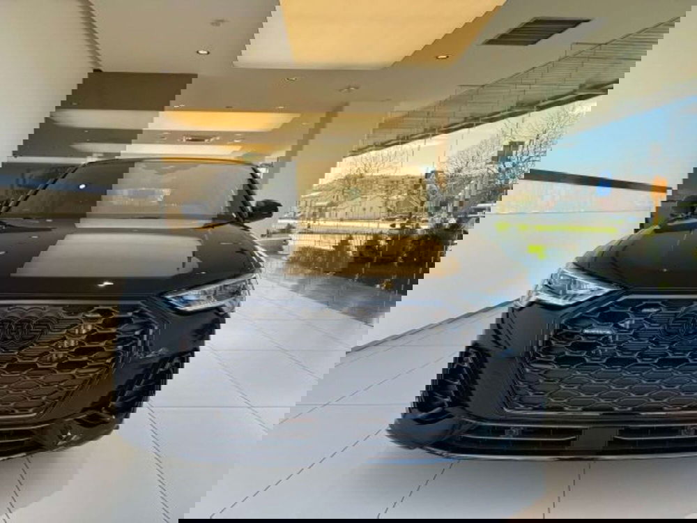 Audi Q3 Sportback nuova a Torino (2)