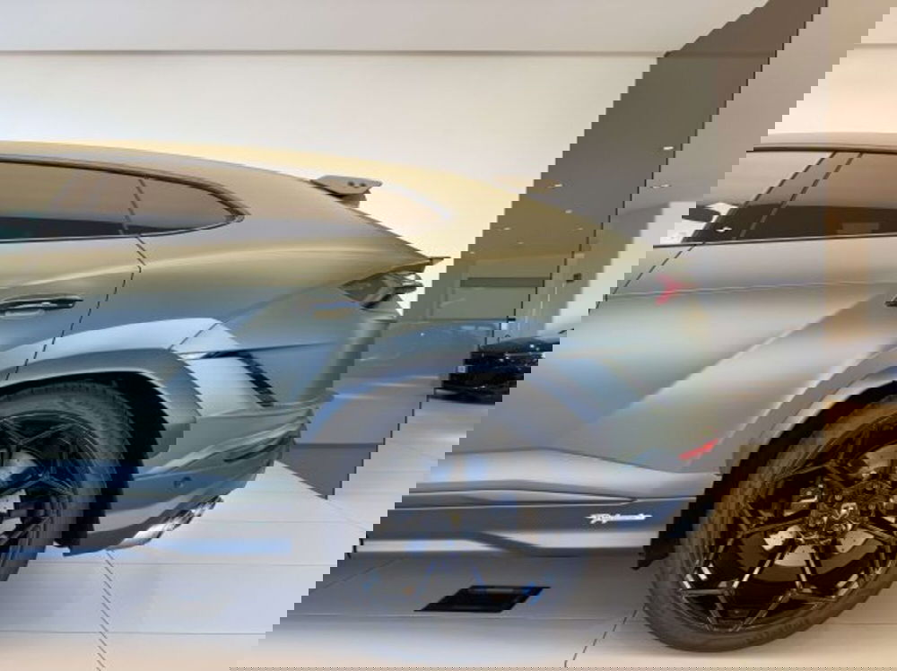 Lamborghini Urus usata a Torino (12)