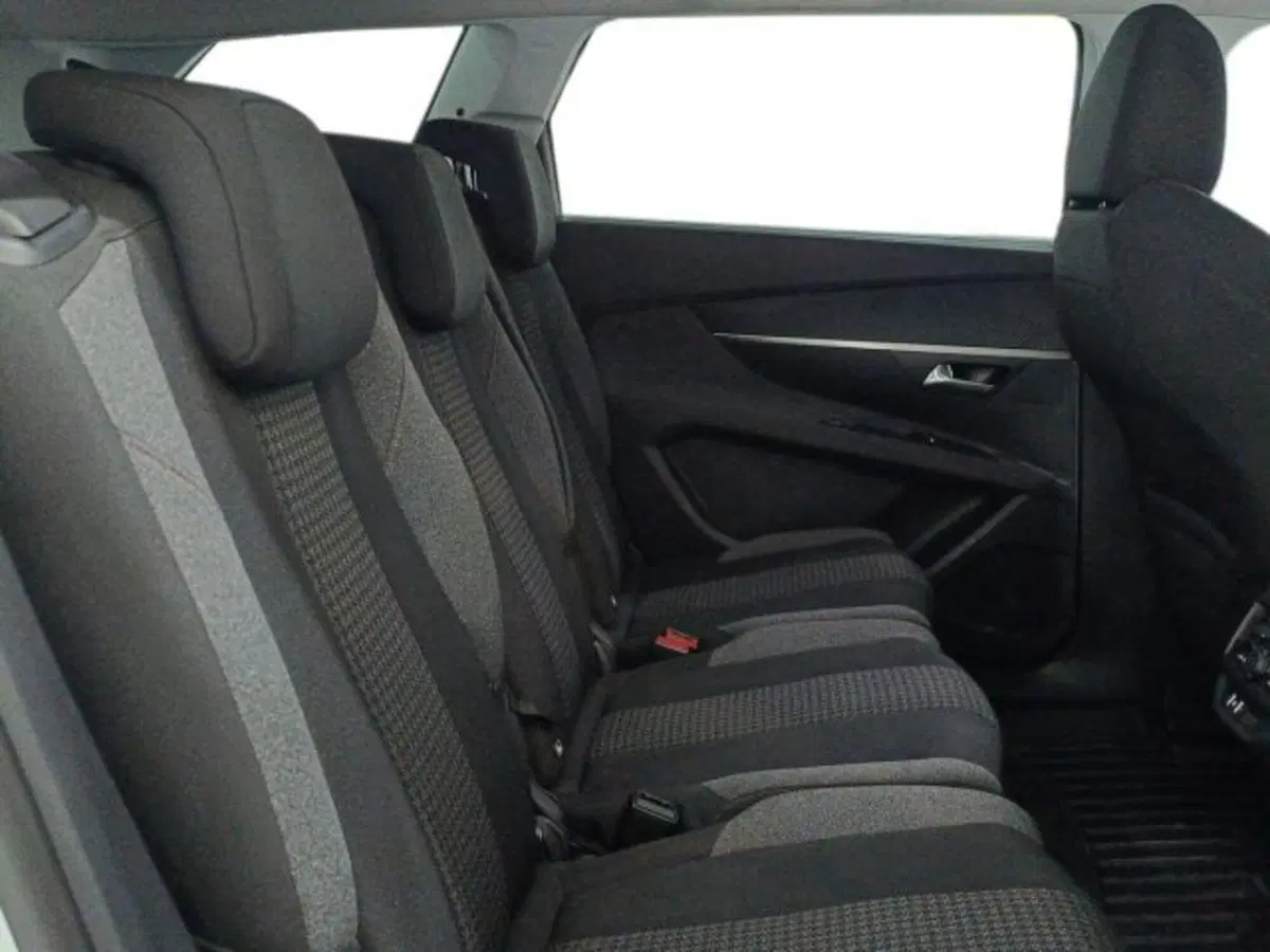 Peugeot 5008 usata a Catania (11)
