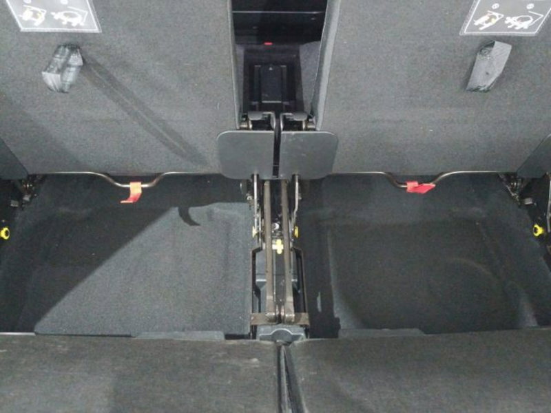 Peugeot 5008 usata a Catania (13)