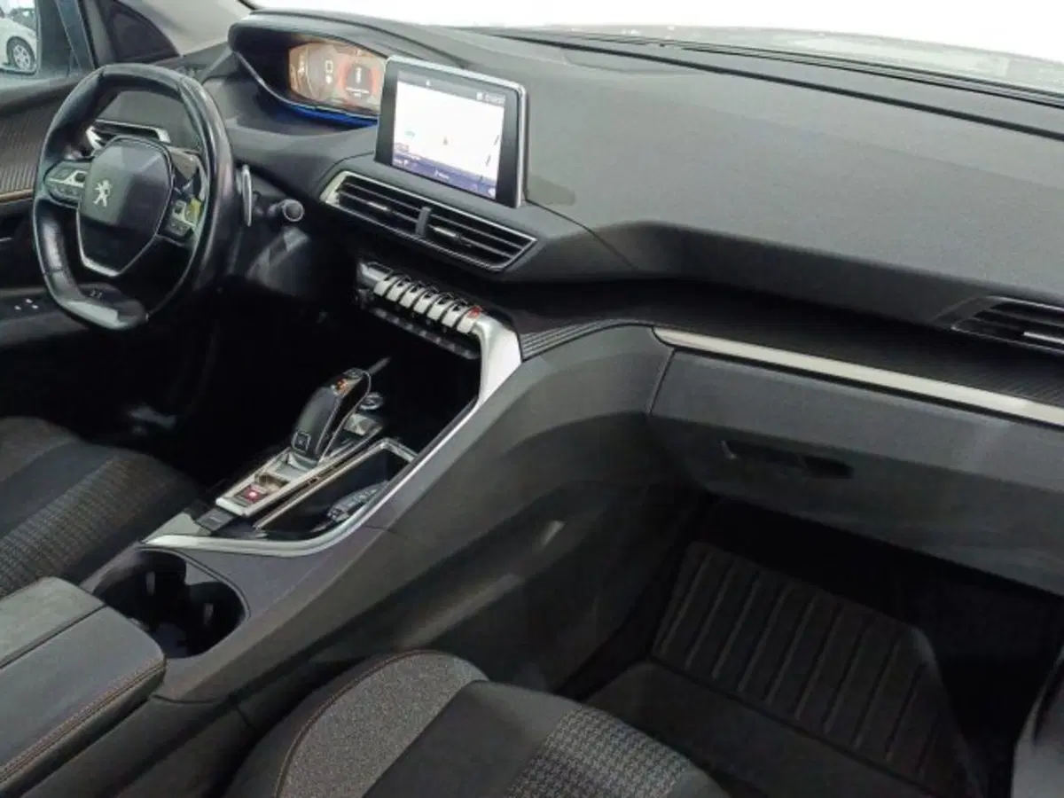 Peugeot 5008 usata a Catania (9)