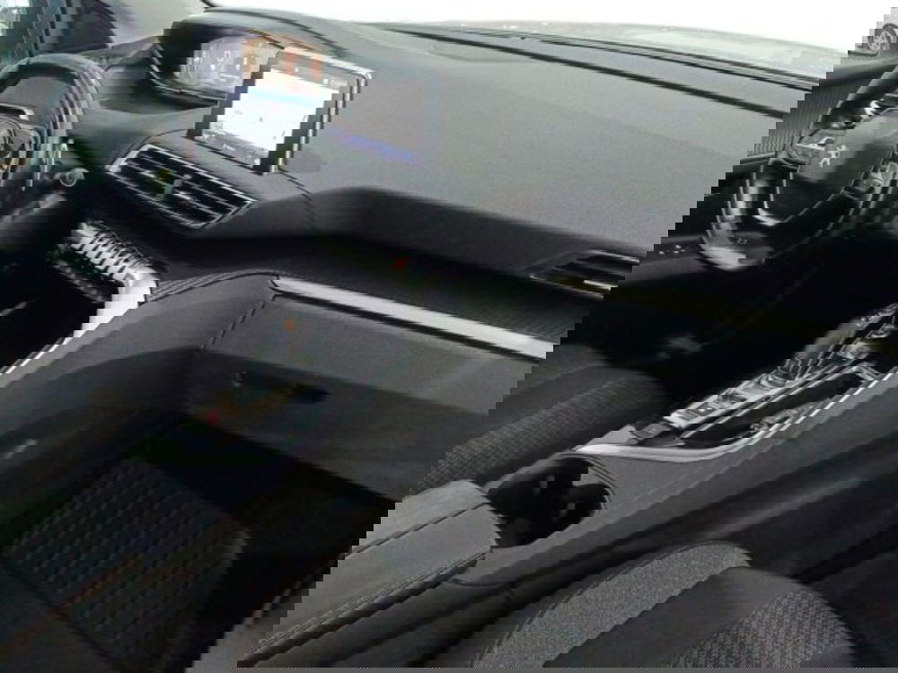 Peugeot 5008 usata a Catania (9)