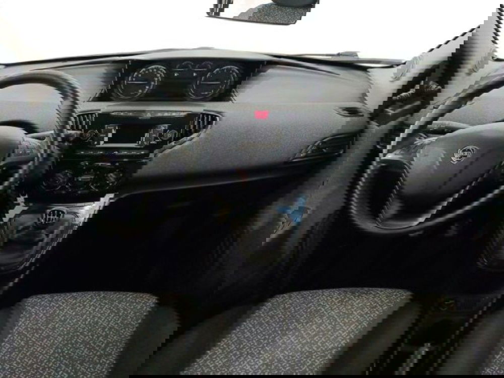 Lancia Ypsilon usata a Catania (7)