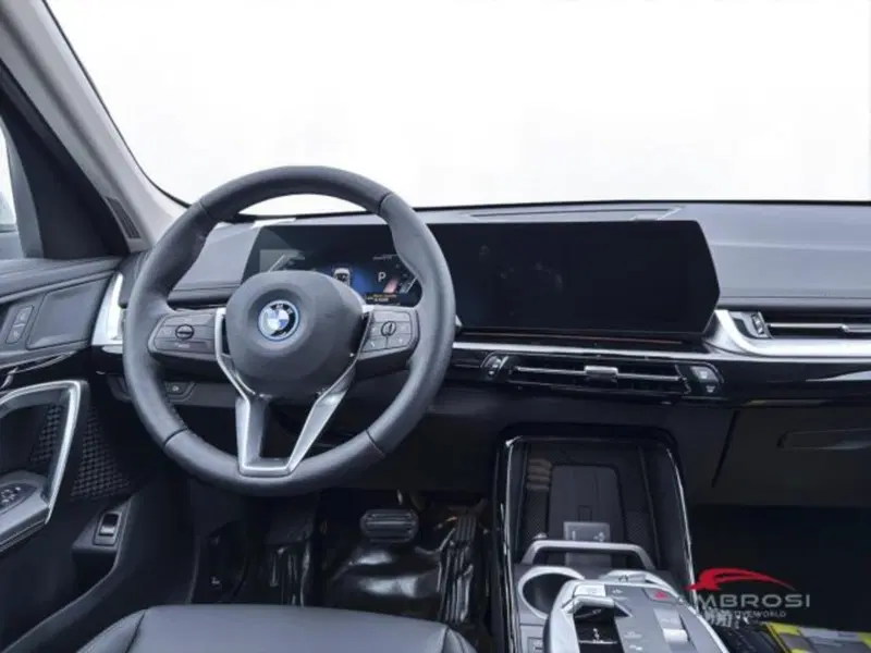 BMW iX1 usata a Perugia (14)