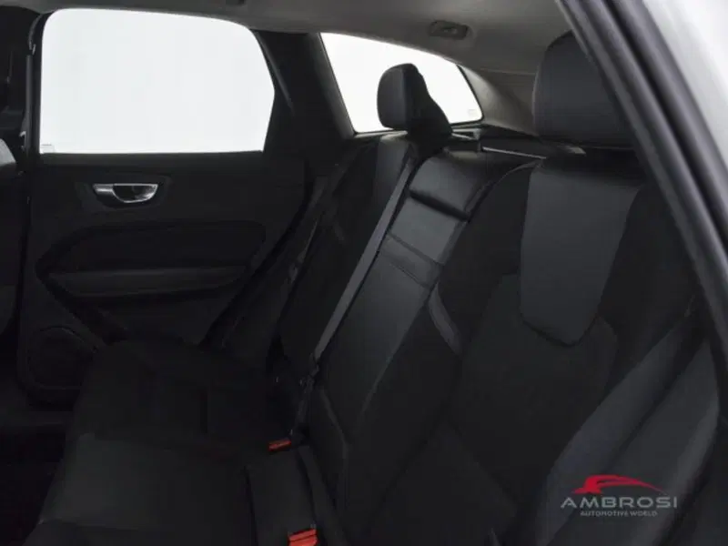 Volvo XC60 usata a Perugia (10)