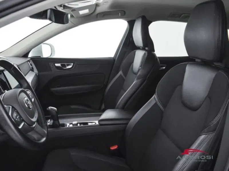 Volvo XC60 usata a Perugia (9)