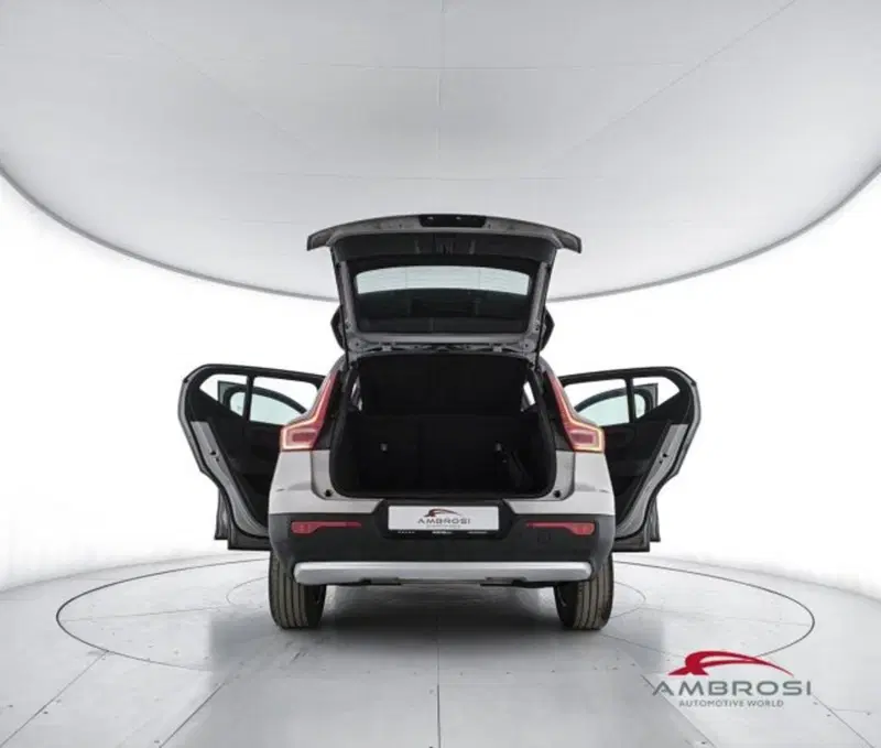 Volvo XC40 usata a Perugia (7)