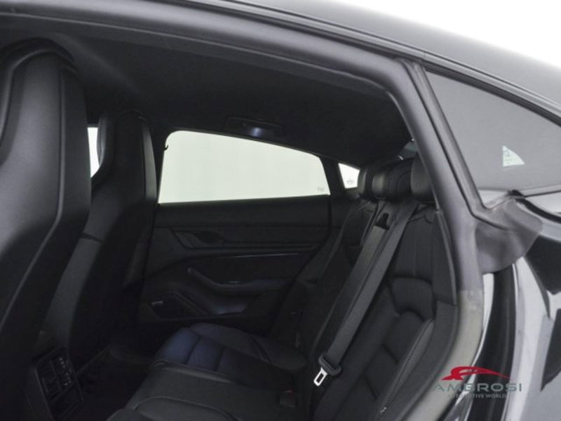 Porsche Taycan usata a Perugia (10)