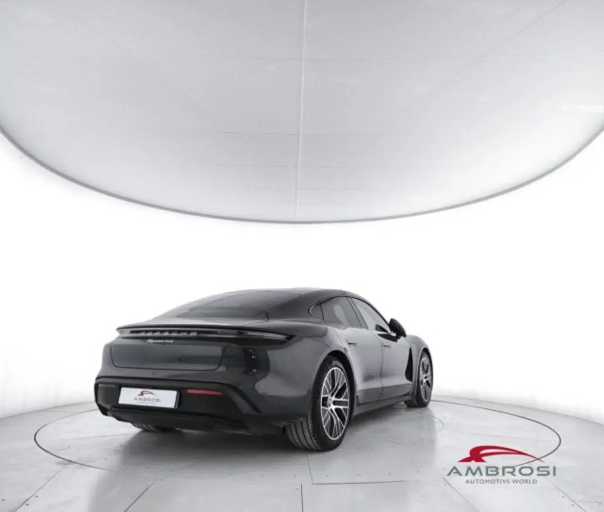 Porsche Taycan usata a Perugia (3)