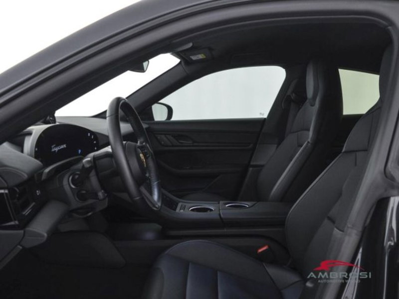 Porsche Taycan usata a Perugia (9)