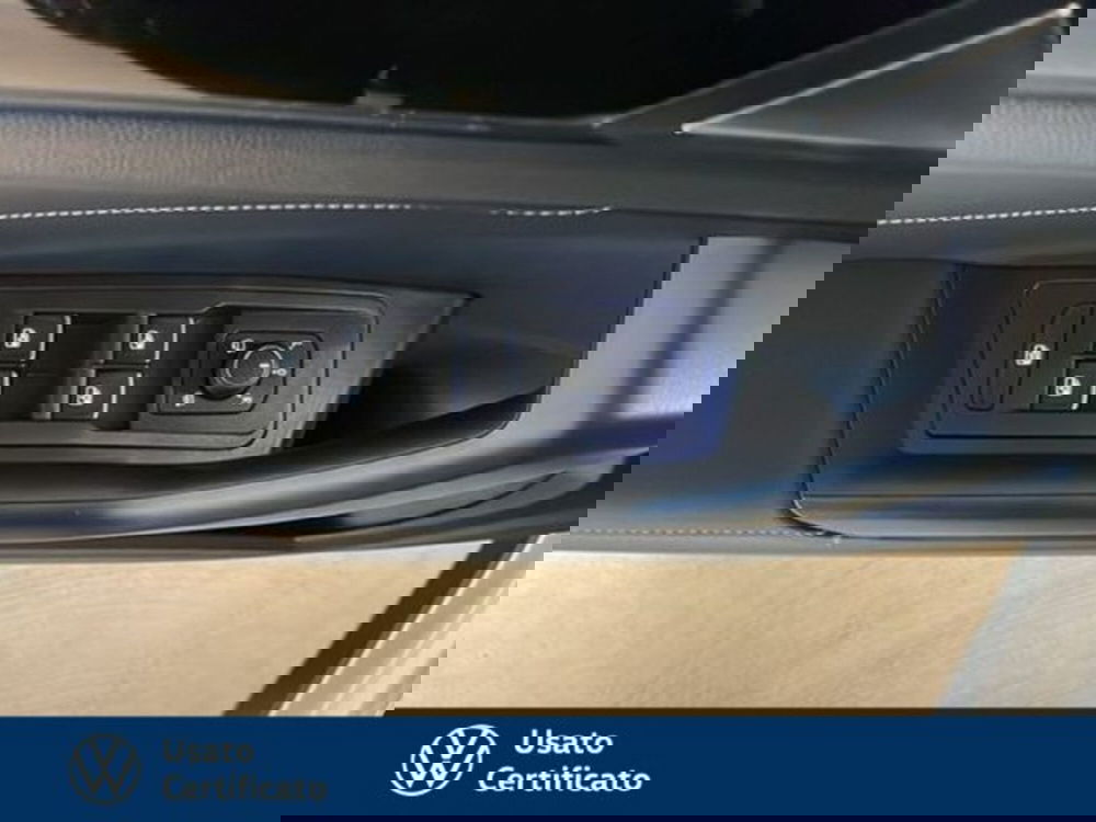 Volkswagen T-Roc nuova a Vicenza (15)