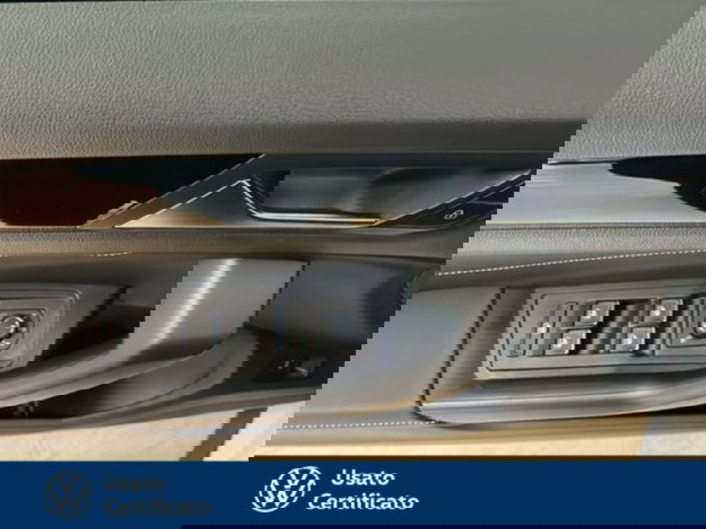 Volkswagen T-Roc nuova a Vicenza (16)