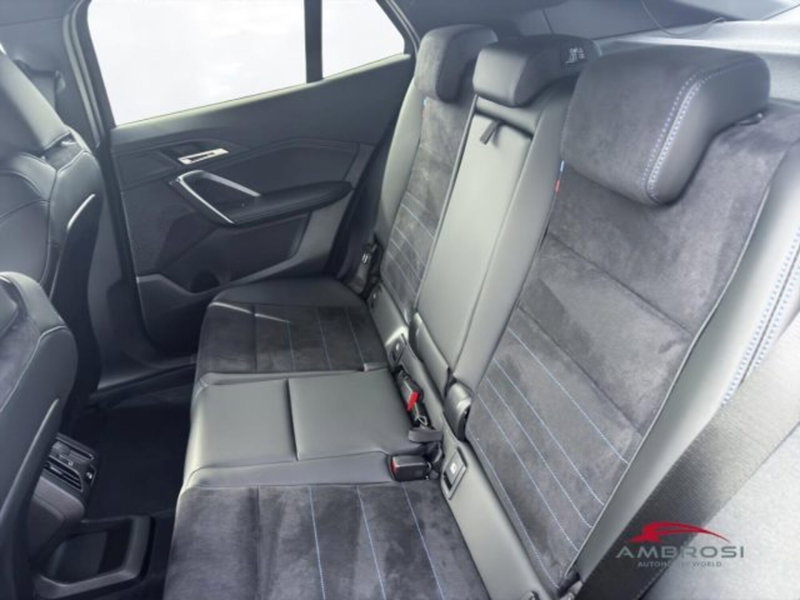 BMW iX2 nuova a Perugia (11)