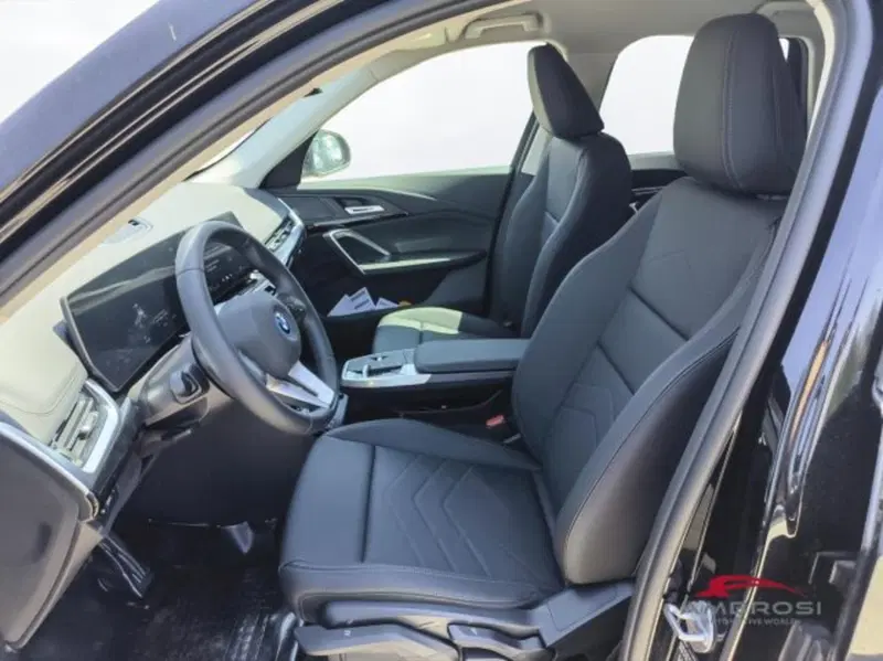 BMW iX1 nuova a Perugia (9)