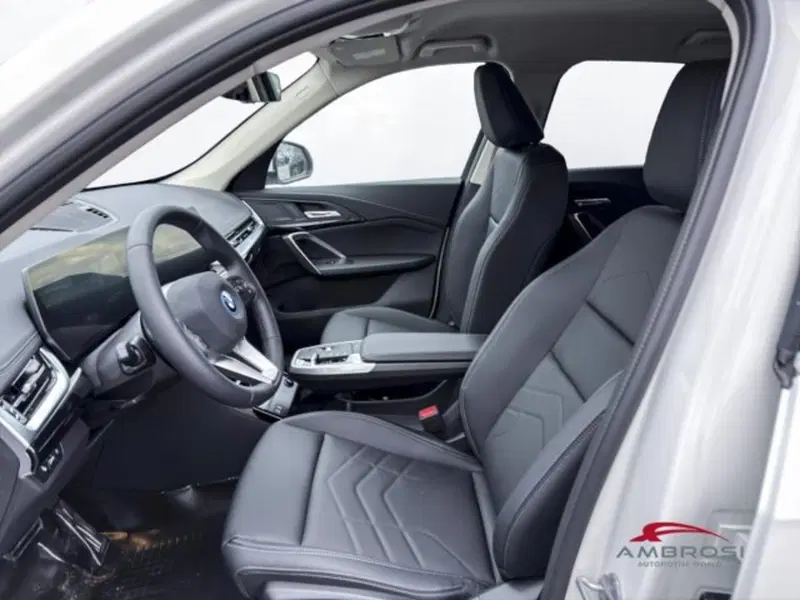 BMW iX1 nuova a Perugia (9)